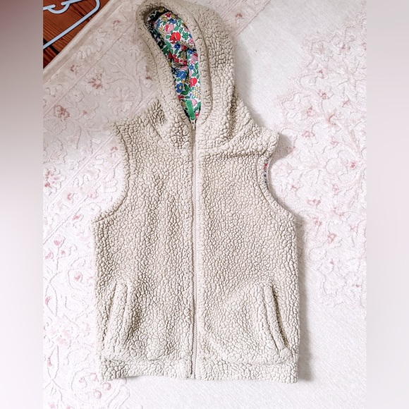 Mini Boden fuzzy vest - Picture 1 of 2